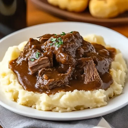 Slow Cooker Beef Manhattan: A Hearty Comfort Dish!